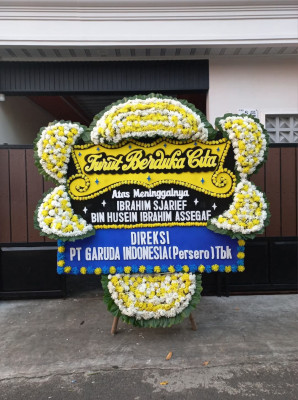 Papan Bunga Duka di Apela Dua